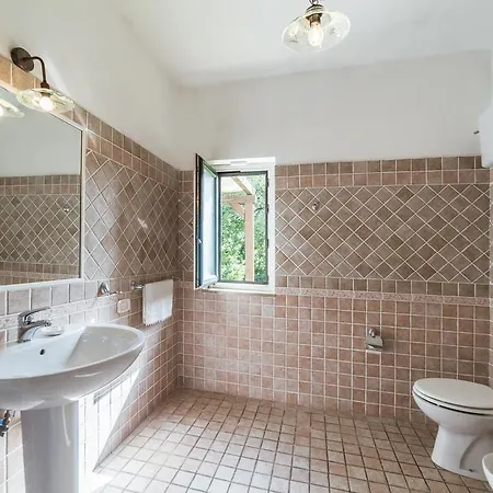Araba Phoenix Country house