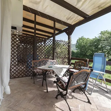 Araba Phoenix Landhaus Castellabate